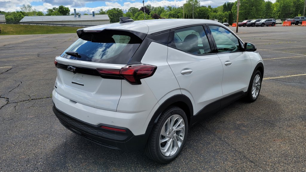 New 2027 Chevrolet Bolt LT w/ LPO, All-Weather Package FWD image 12