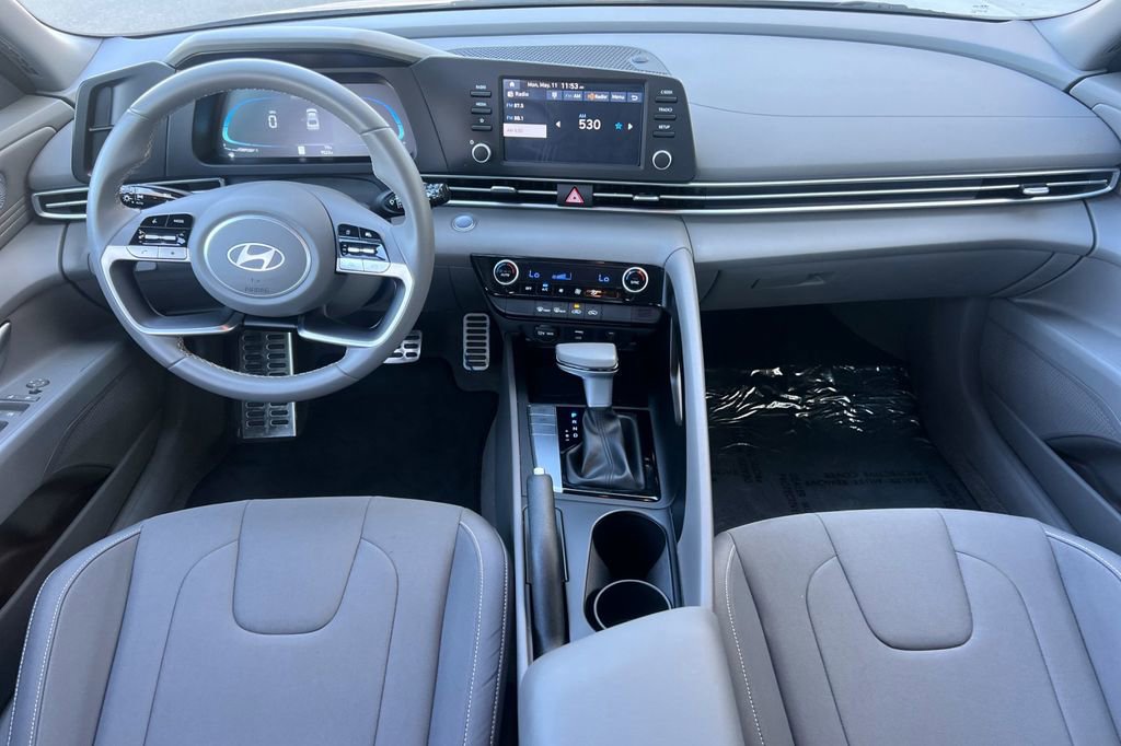 Used 2025 Hyundai Elantra Sport FWD image 15