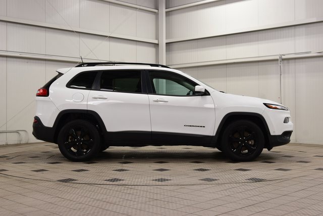 Used 2018 Jeep Cherokee Limited w/ Technology Group image 9