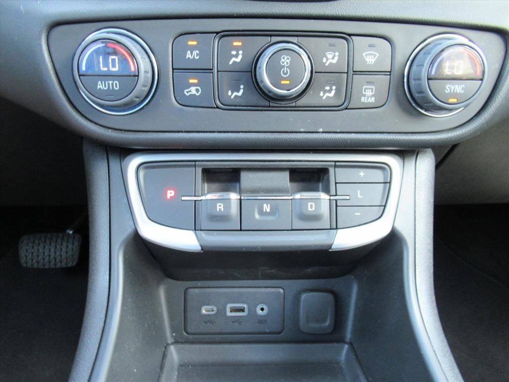 Used 2023 GMC Terrain SLE w/ Driver Convenience Package FWD image 24