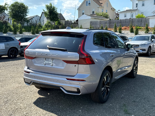 Used 2026 Volvo XC60 B5 Plus w/ Climate Package AWD/4WD image 4