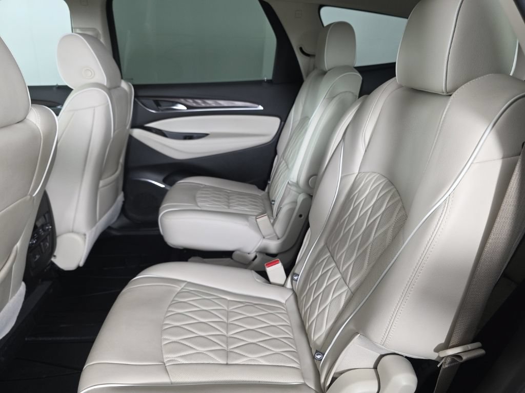 Used 2022 Buick Enclave Avenir w/ Avenir Technology Package AWD/4WD image 31
