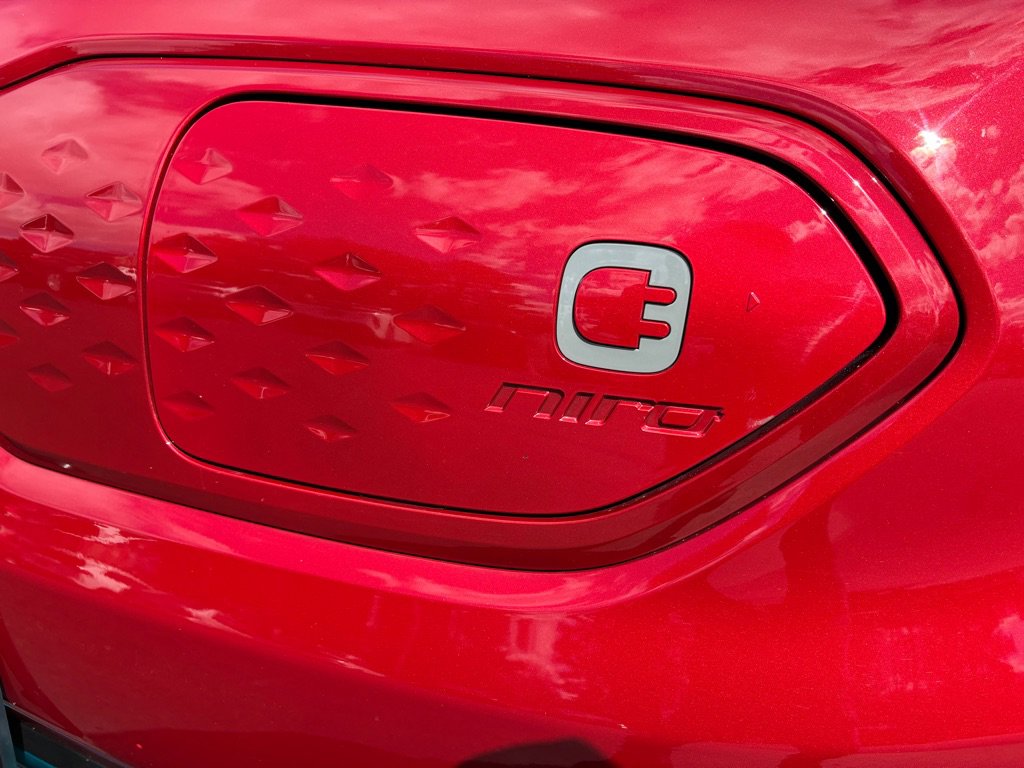 Used 2022 Kia Niro EX w/ Cold Weather Package image 38