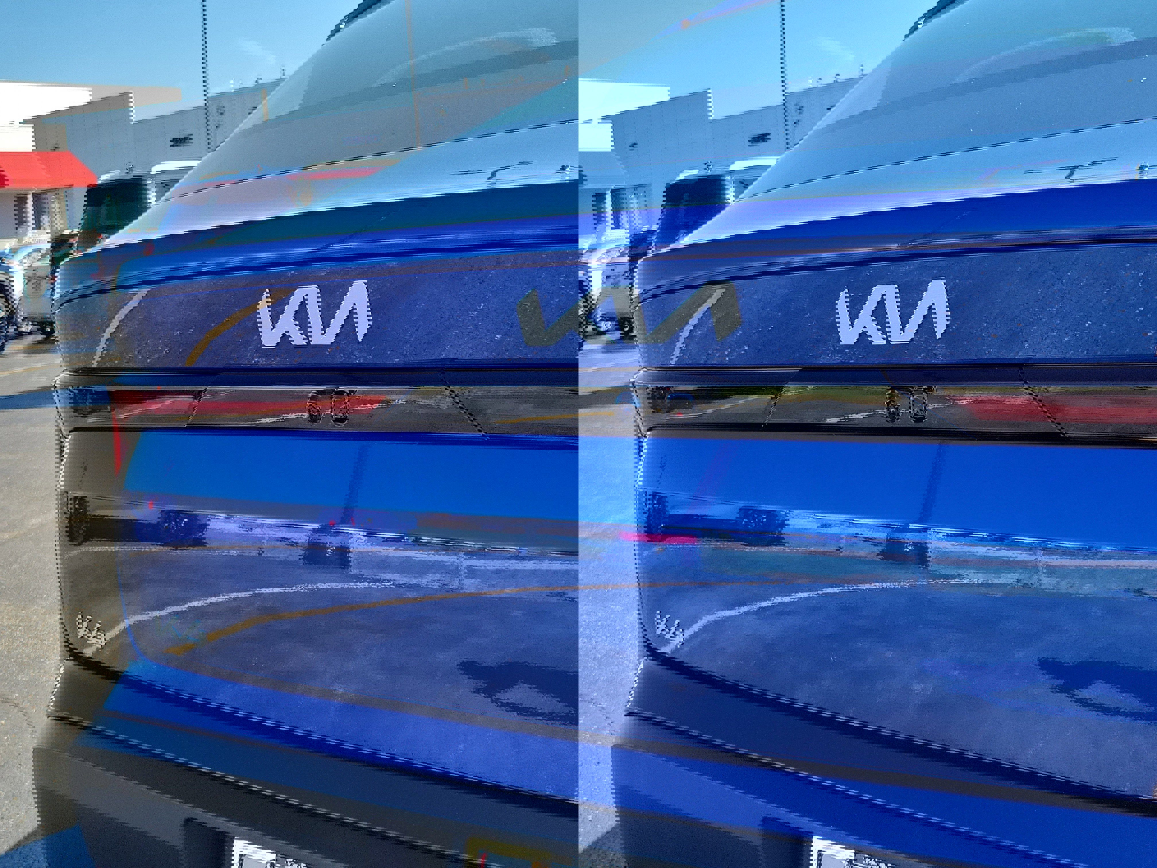 Used 2025 Kia K4 LXS image 7