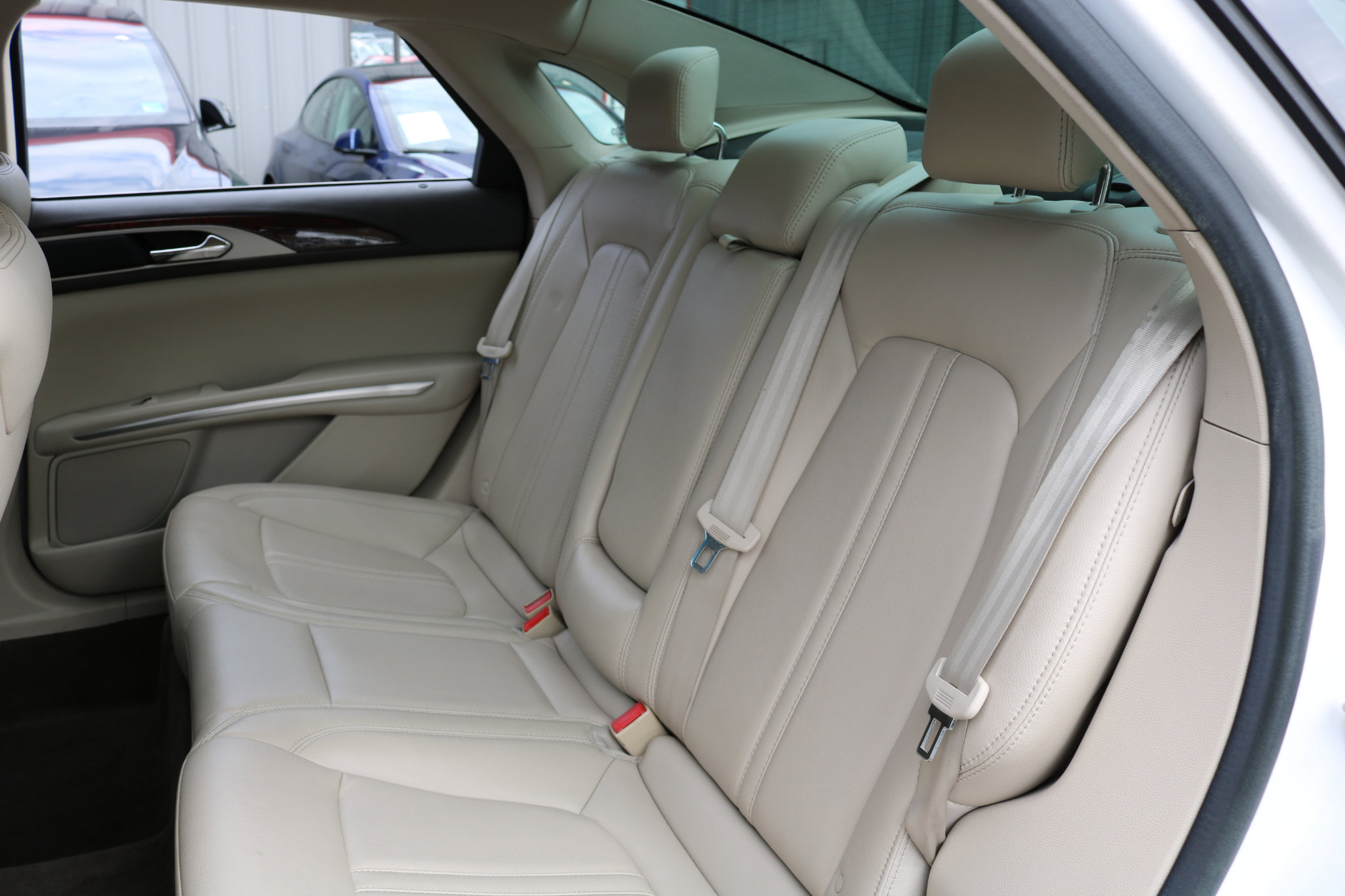 Used 2016 Lincoln MKZ image 32