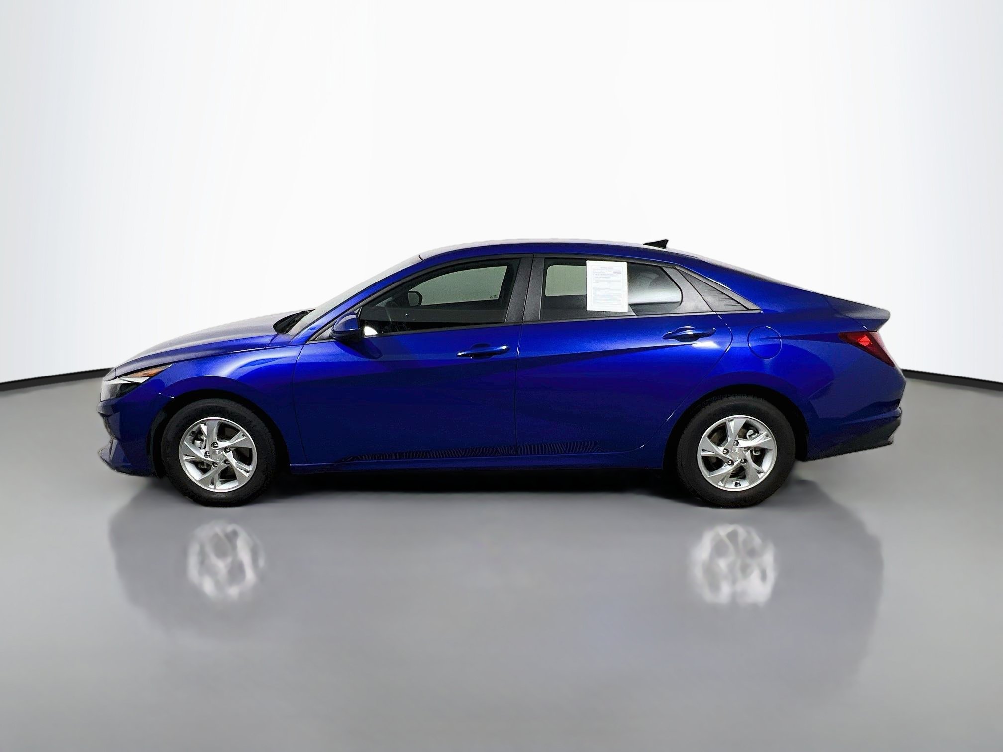Used 2023 Hyundai Elantra SE FWD image 9