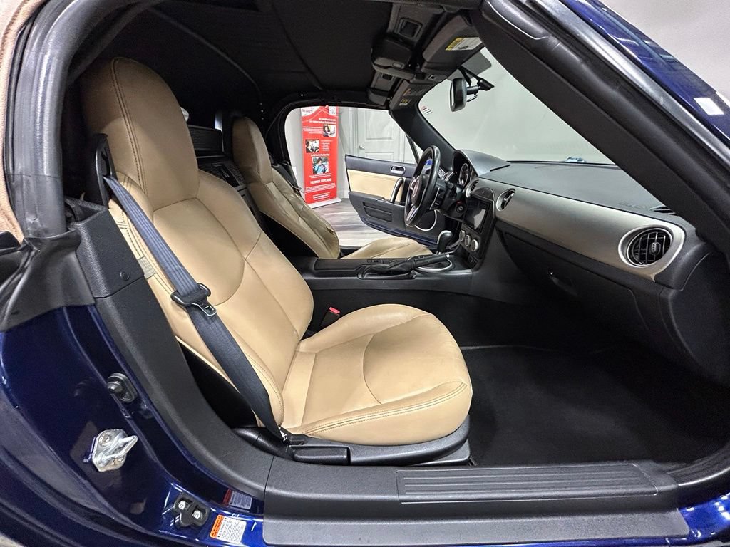 Used 2009 MAZDA MX-5 Miata Grand Touring RWD image 37