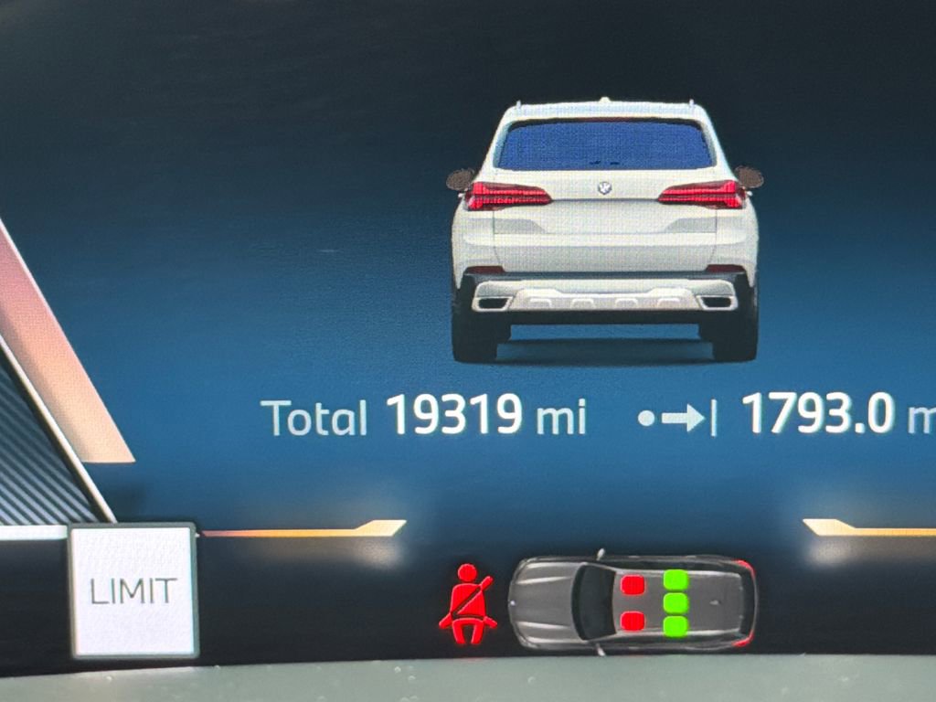 Used 2025 BMW X5 xDrive40i w/ Climate Comfort Package image 26