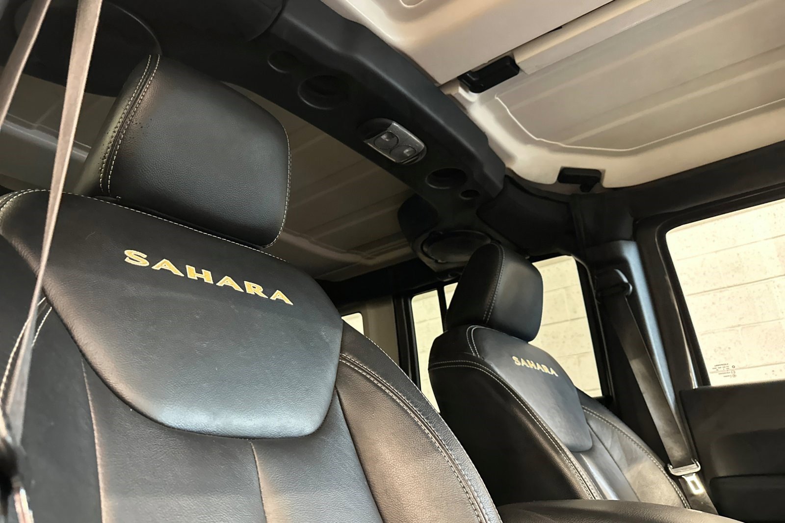 Used 2014 Jeep Wrangler Unlimited Sahara w/ Connectivity Group image 23