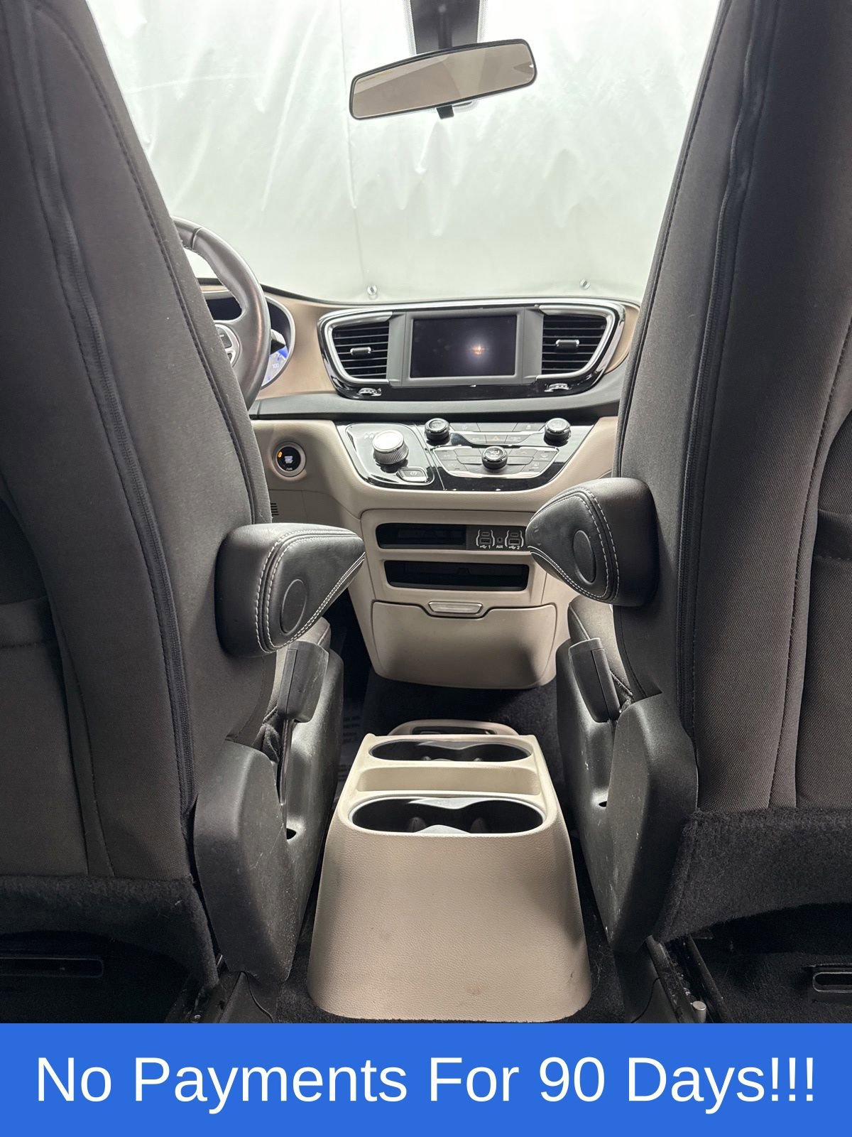 Used 2022 Chrysler Voyager LX FWD image 36