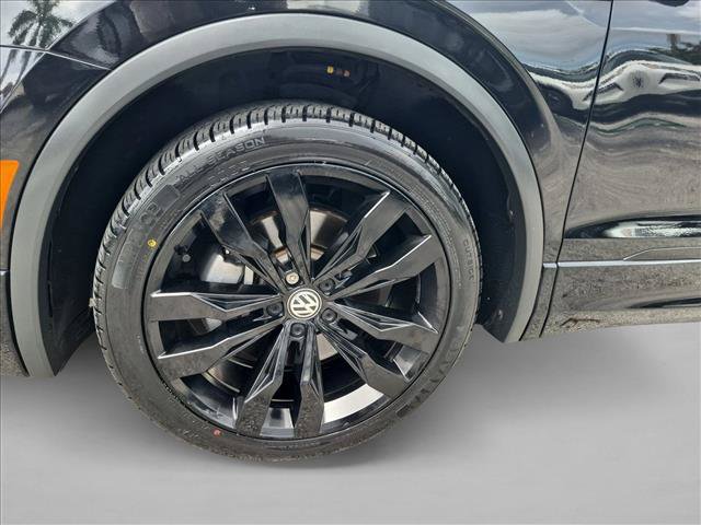 Used 2021 Volkswagen Tiguan SE R-Line FWD image 25