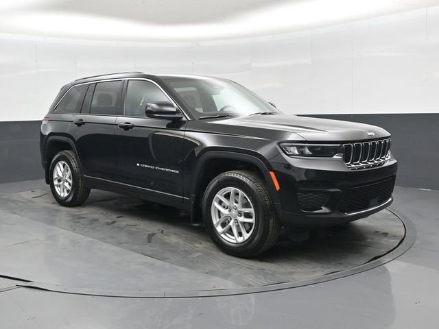 New 2026 Jeep Grand Cherokee Laredo w/ MOPAR Finishing Package