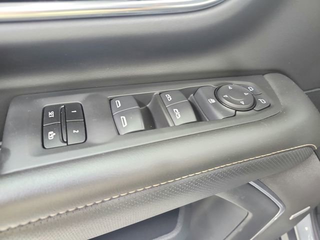 Used 2024 GMC Yukon XL SLT RWD image 38