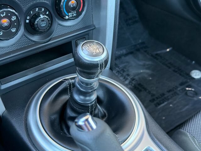 Used 2017 Toyota 86 RWD image 24