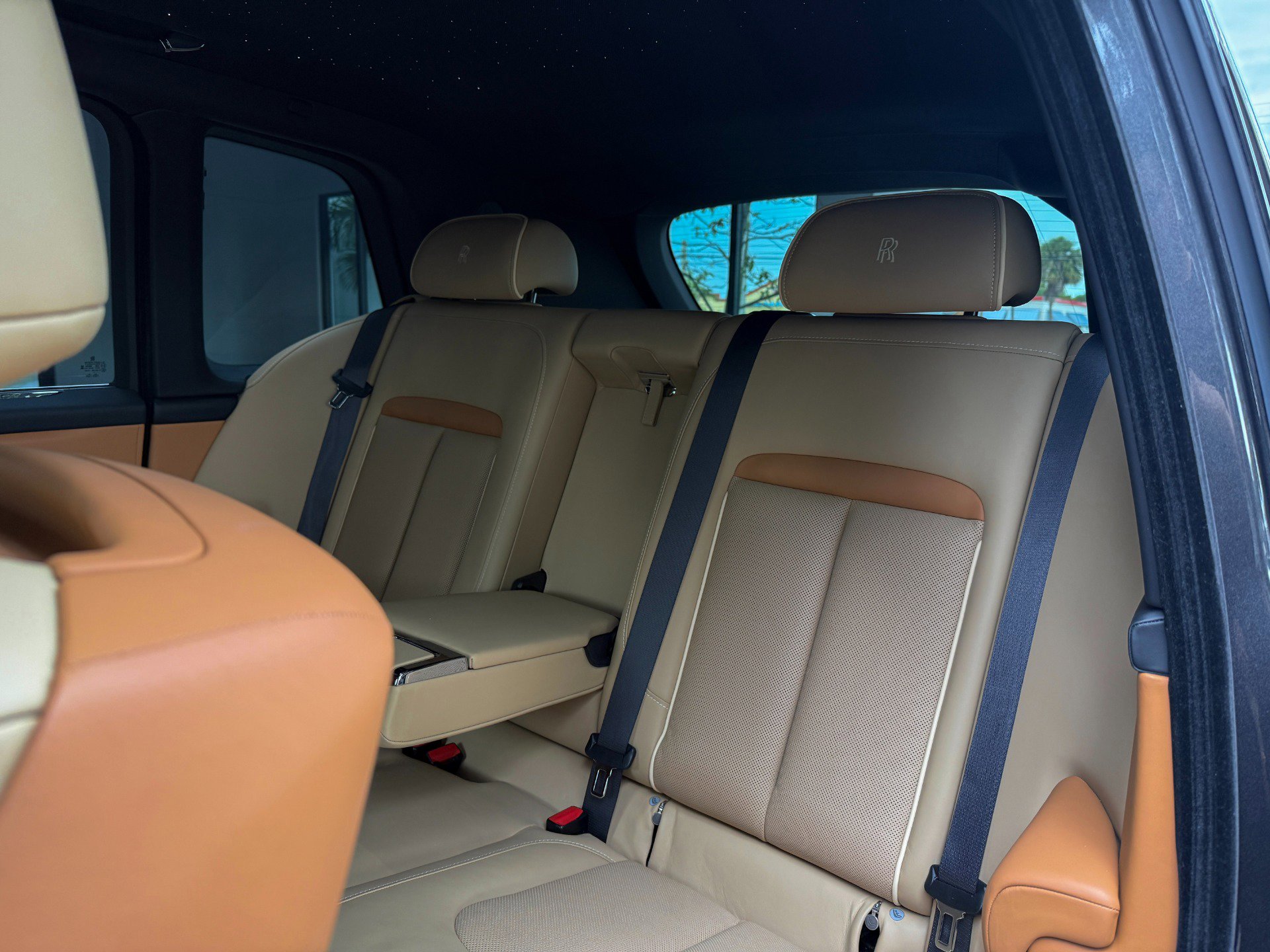 Used 2022 Rolls-Royce Cullinan AWD/4WD image 27