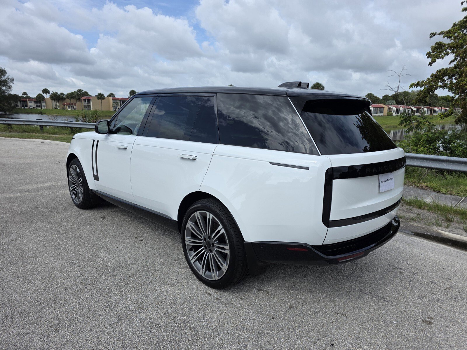 New 2026 Land Rover Range Rover Long Wheelbase SE AWD/4WD video 2