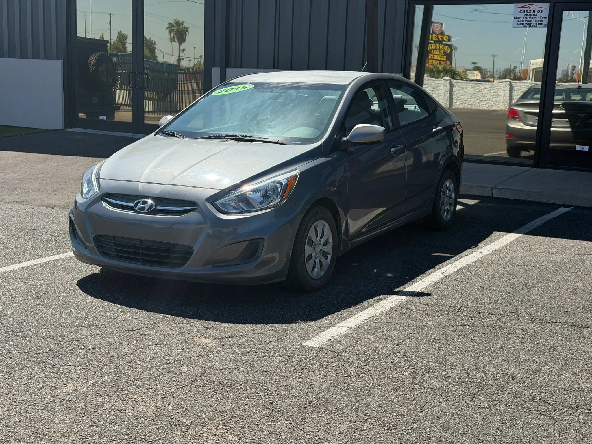 Used 2015 Hyundai Accent GLS FWD image 2