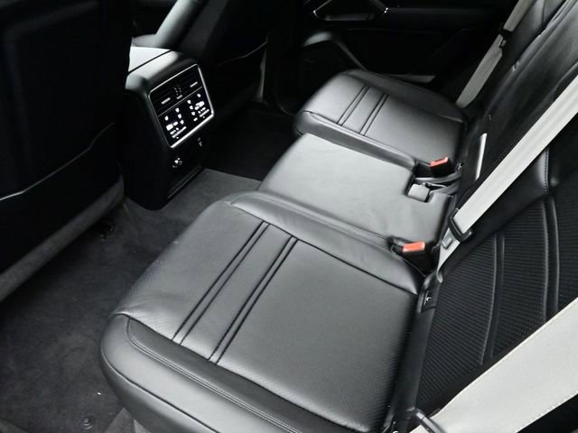 Certified 2022 Porsche Cayenne S image 15