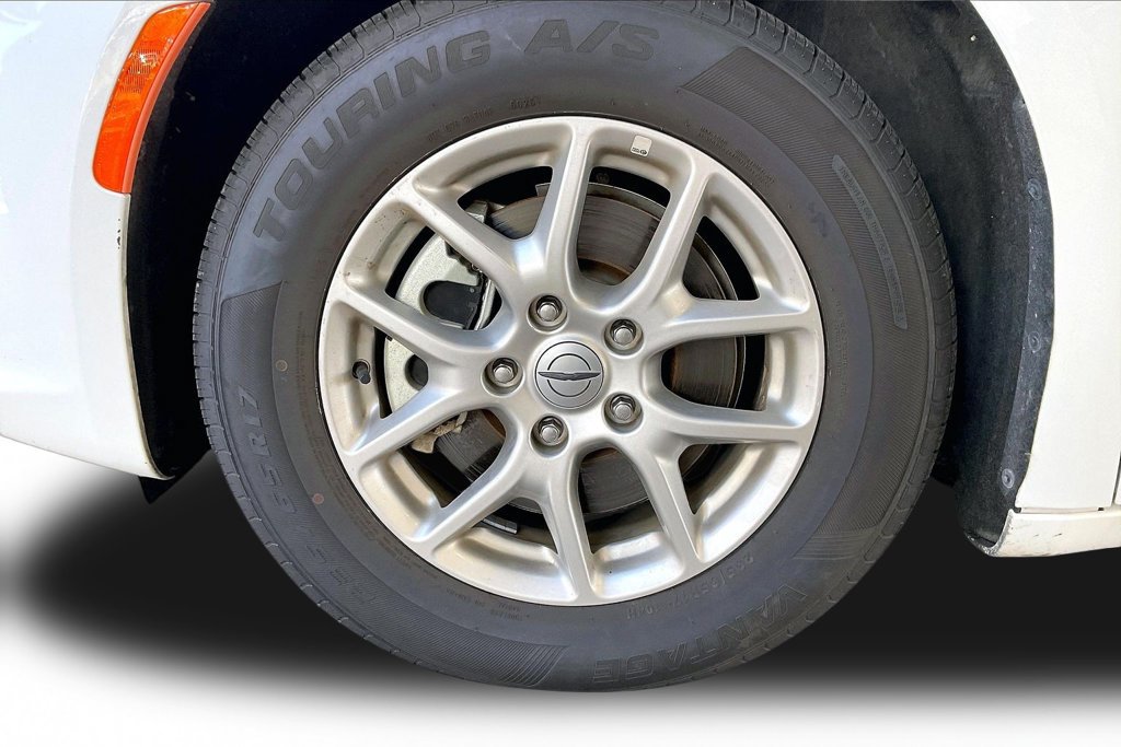 Used 2025 Chrysler Pacifica Select FWD image 29