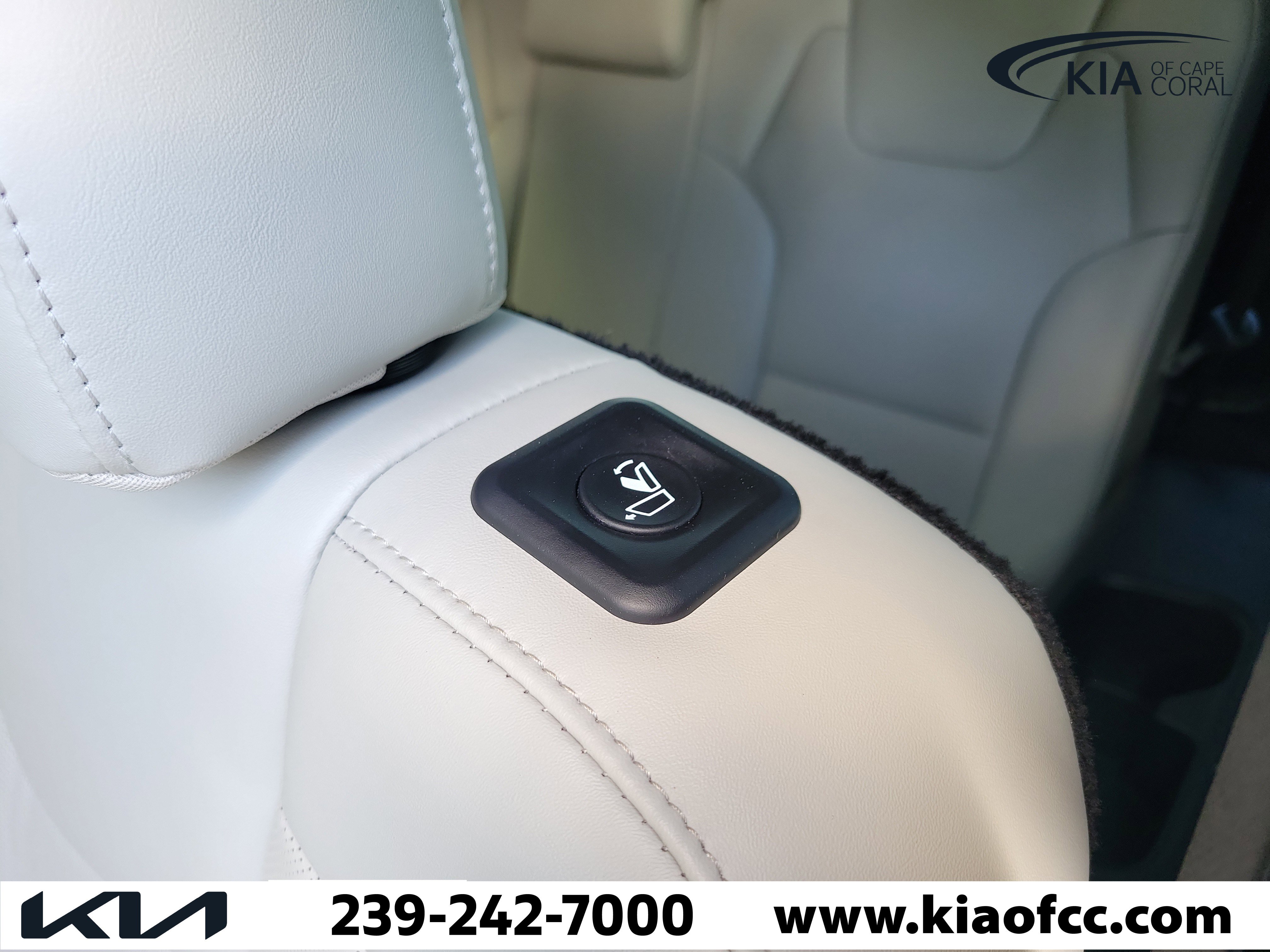 Used 2023 Kia Telluride S image 12