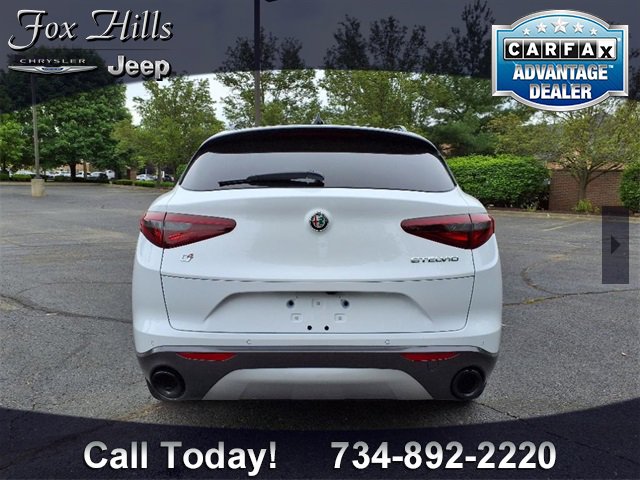 Used 2023 Alfa Romeo Stelvio Ti image 7