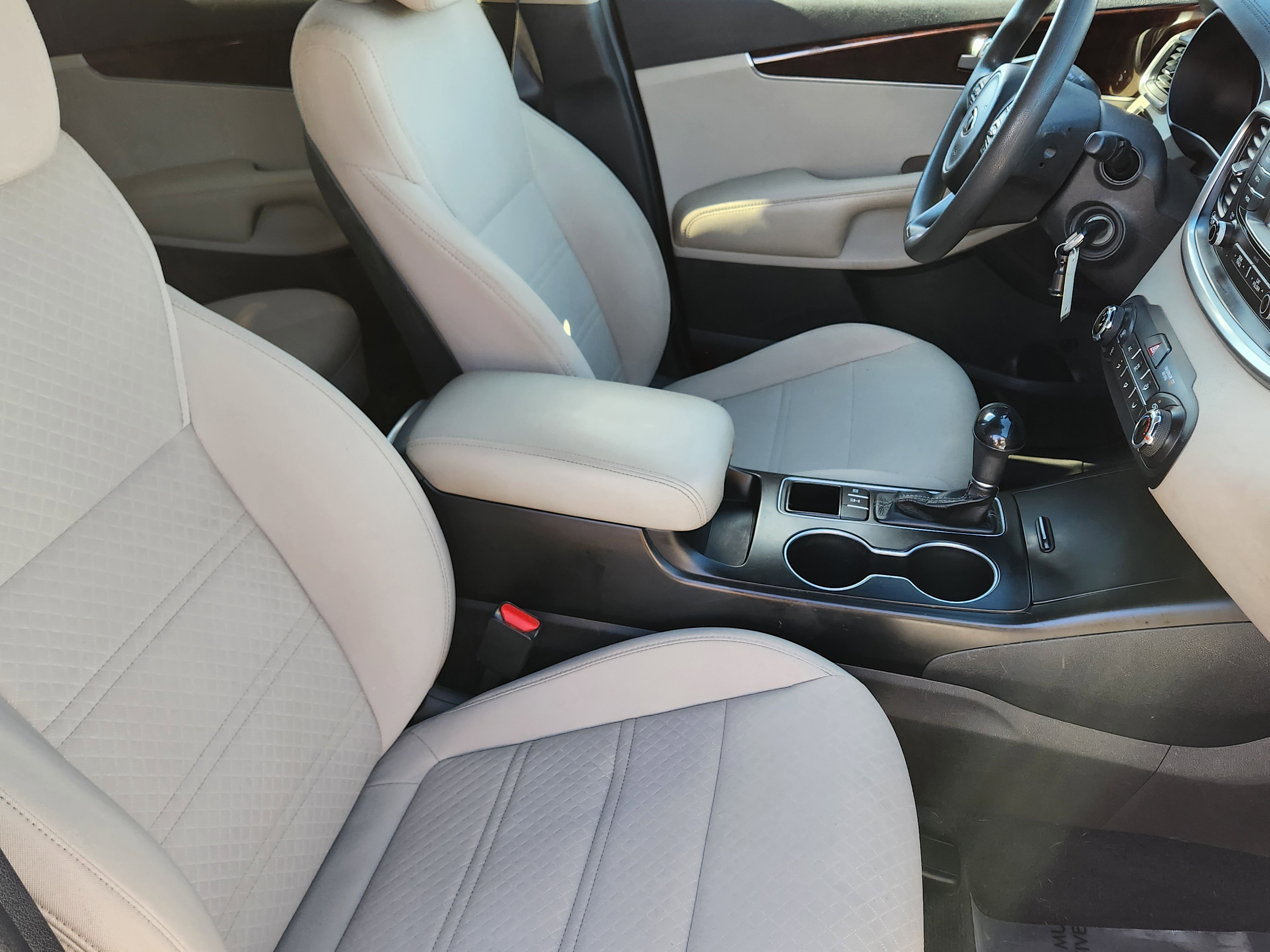 Used 2017 Kia Sorento LX image 13