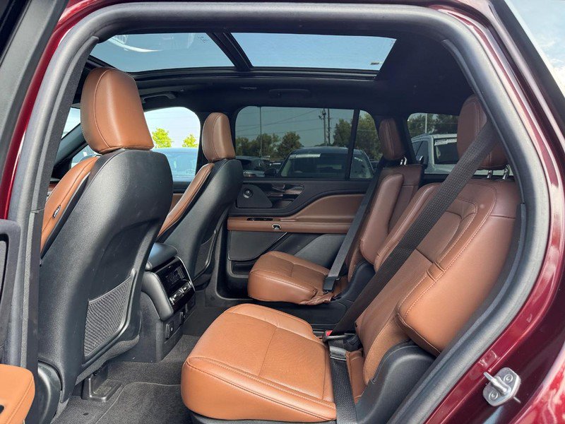 Certified 2022 Lincoln Aviator Reserve w/ Equipment Group 201A image 10