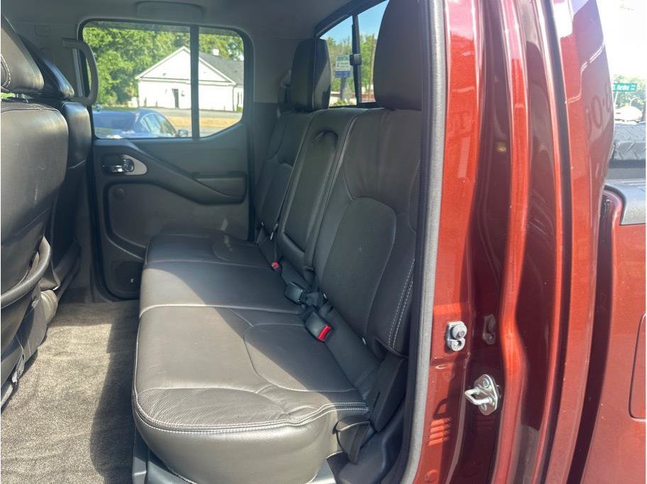 Used 2017 Nissan Frontier PRO-4X w/ Pro-4x Luxury Package AWD/4WD image 9