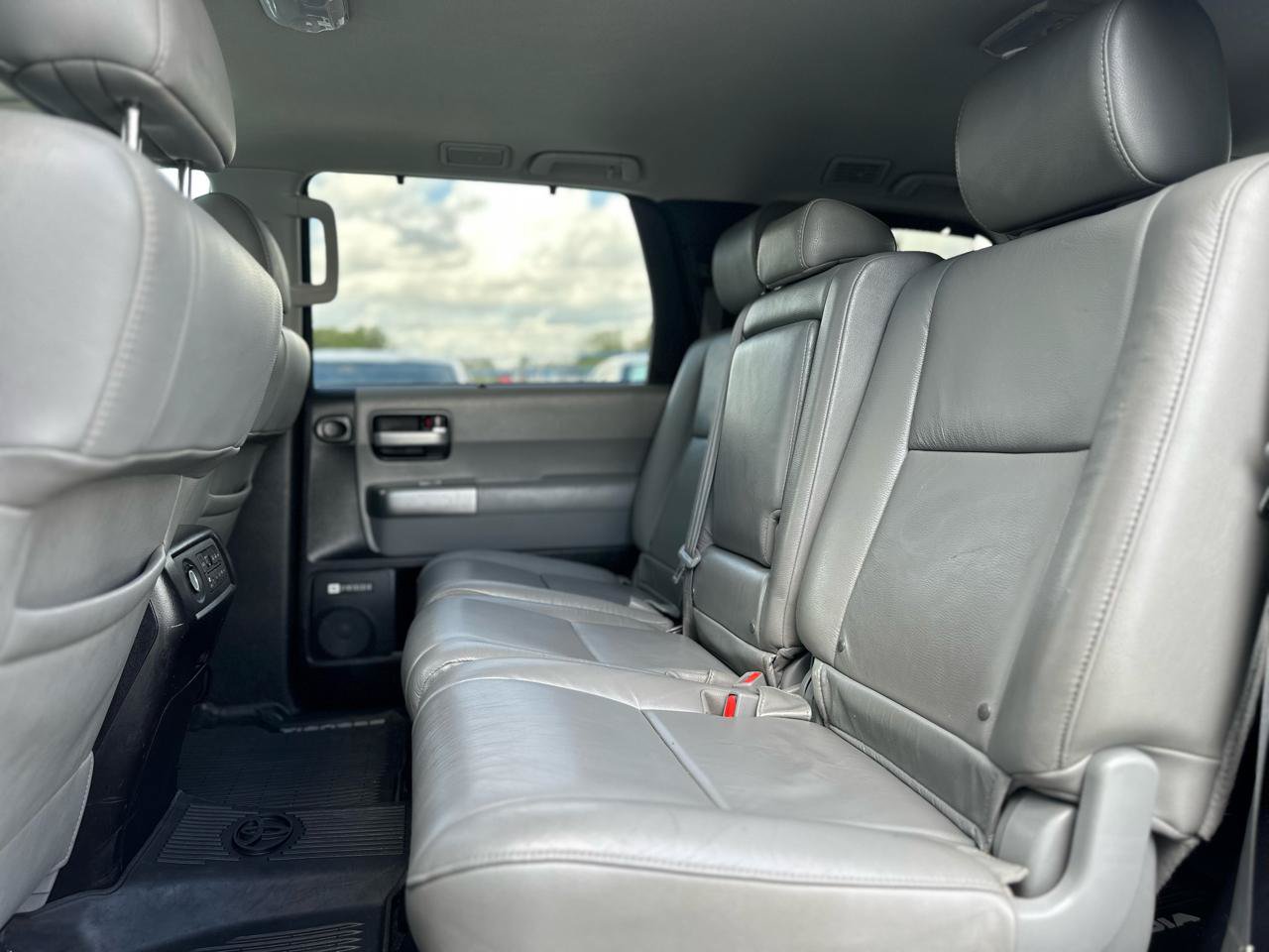 Used 2018 Toyota Sequoia Limited w/ Safety & Convenience Package AWD/4WD image 14