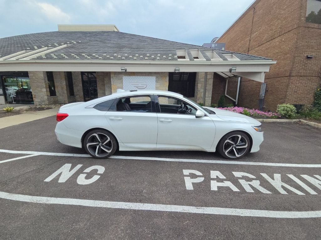Used 2020 Honda Accord Sport image 2