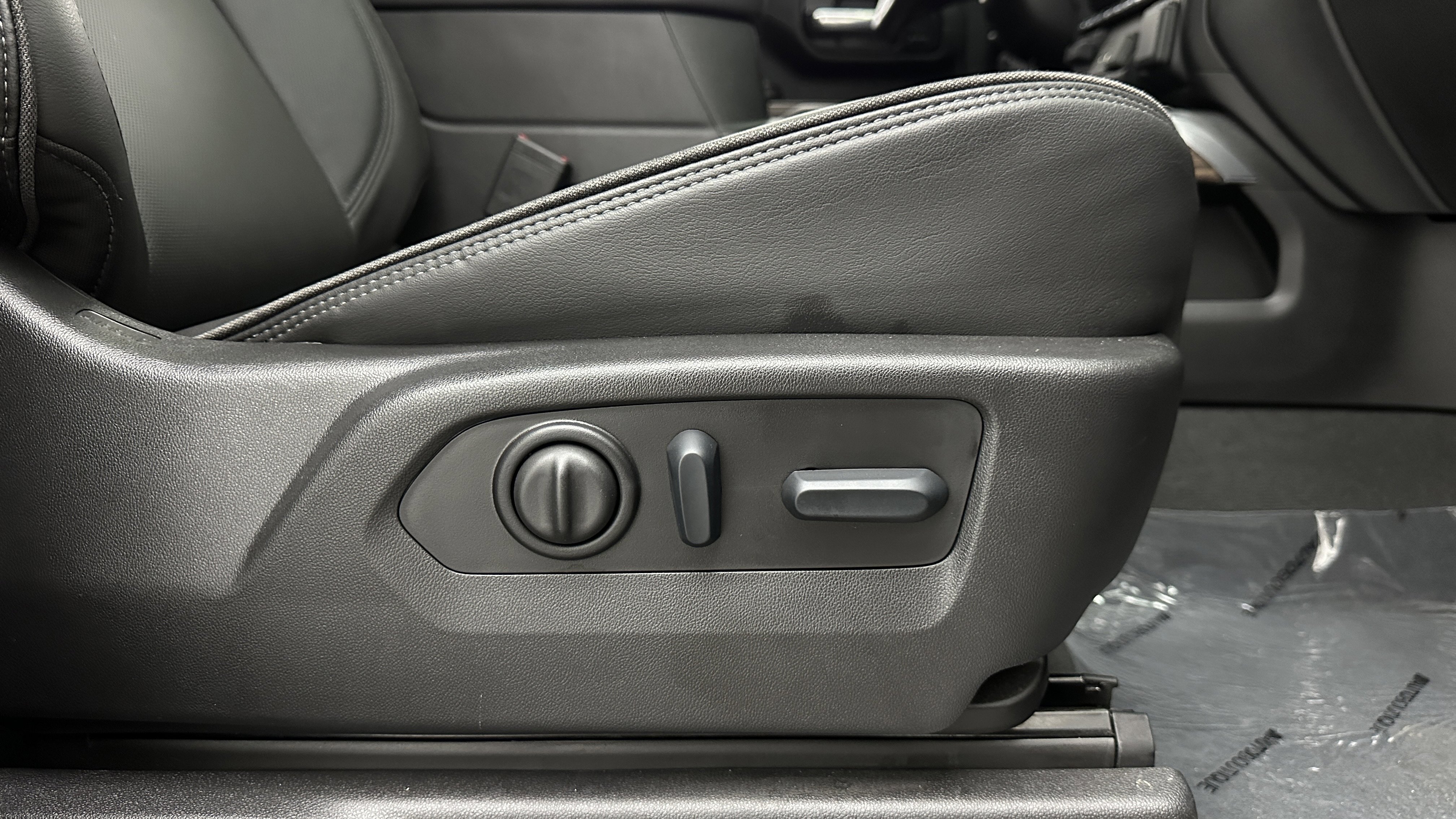 Used 2023 Chevrolet Silverado 2500 High Country w/ Z71 Off-Road Package image 35