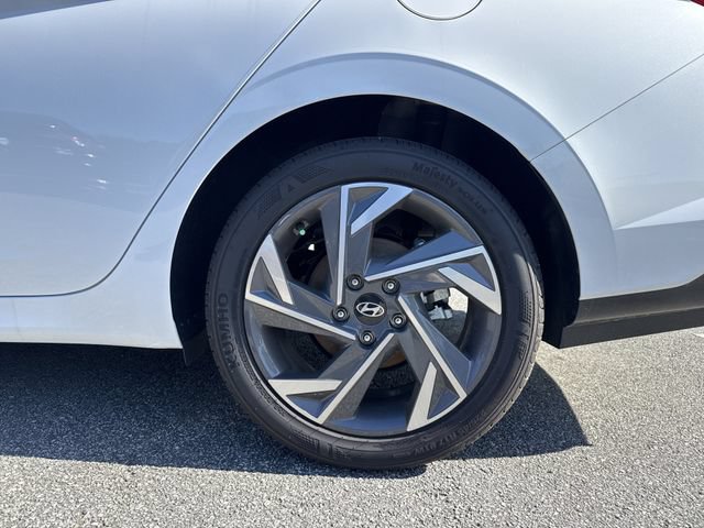Used 2025 Hyundai Elantra SEL FWD image 19