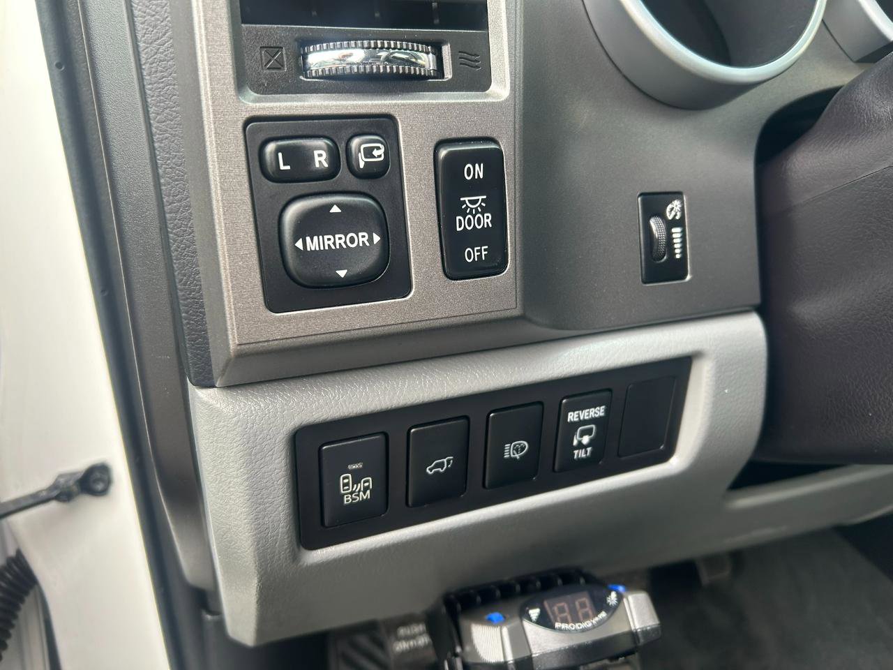 Used 2016 Toyota Sequoia Platinum AWD/4WD image 10
