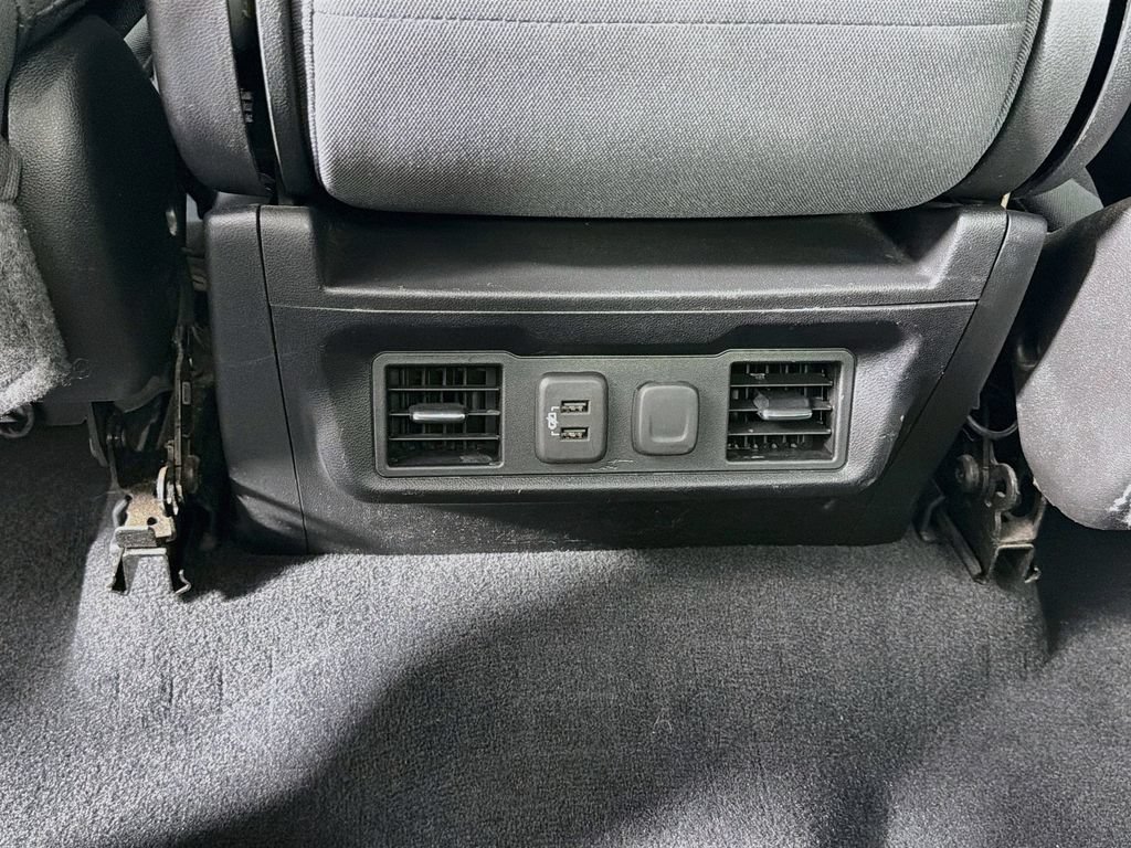 Used 2022 Chevrolet Silverado 1500 LT AWD/4WD image 24
