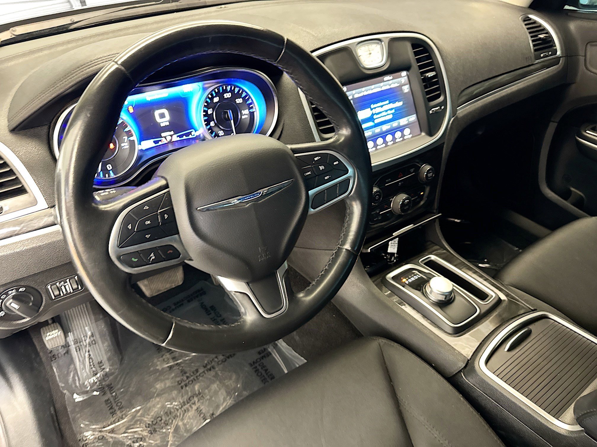 Used 2020 Chrysler 300 Touring w/ Sport Appearance Package image 7