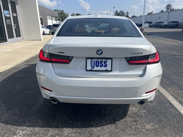 New 2025 BMW 330i xDrive Sedan w/ Premium Package AWD/4WD image 4