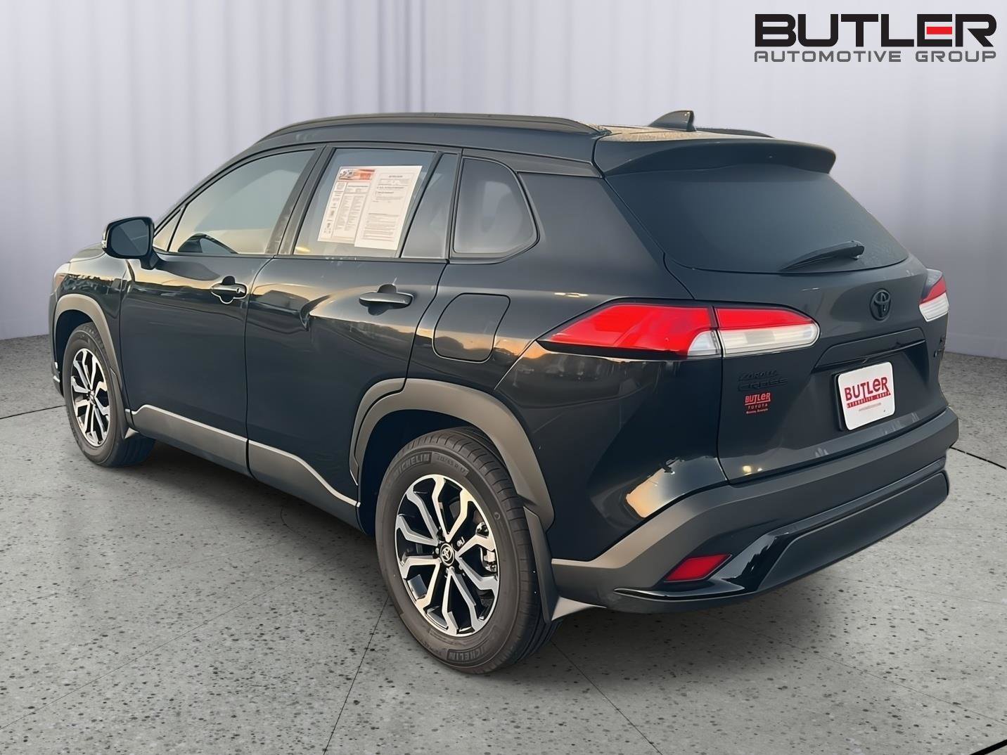 Used 2025 Toyota Corolla Cross AWD Hybrid image 4