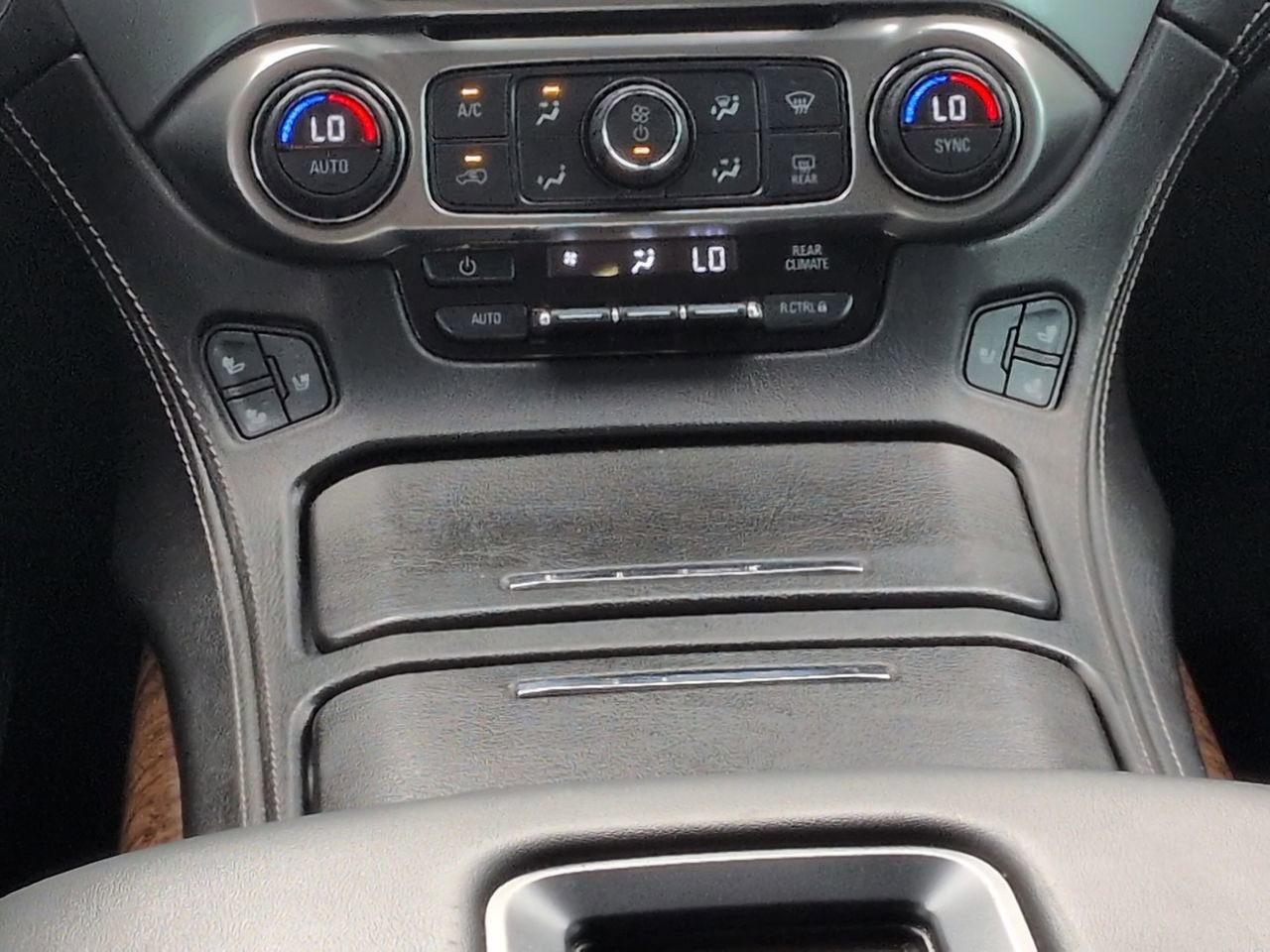 Used 2018 Chevrolet Tahoe Premier RWD image 18