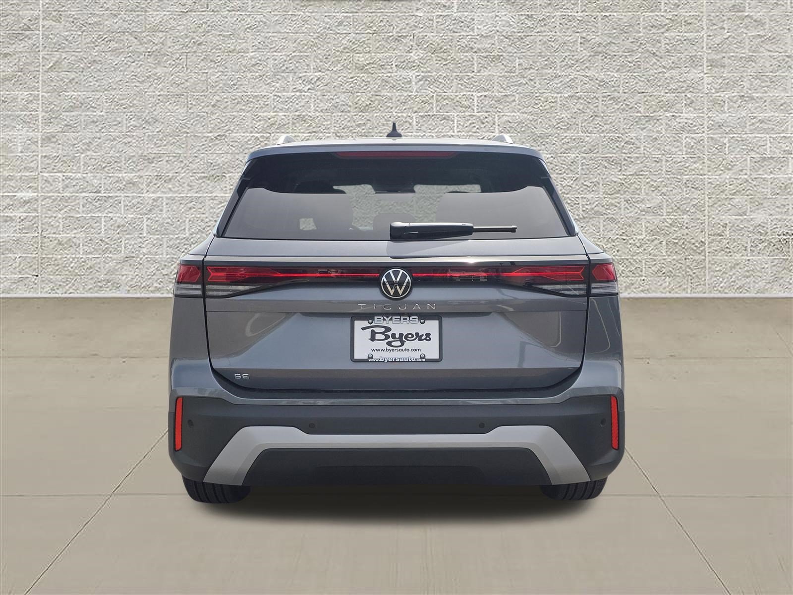 New 2026 Volkswagen Tiguan SE FWD image 6