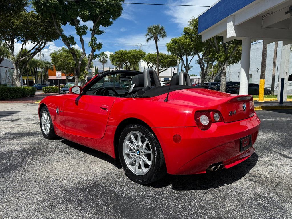 Used 2005 BMW Z4 2.5i image 8