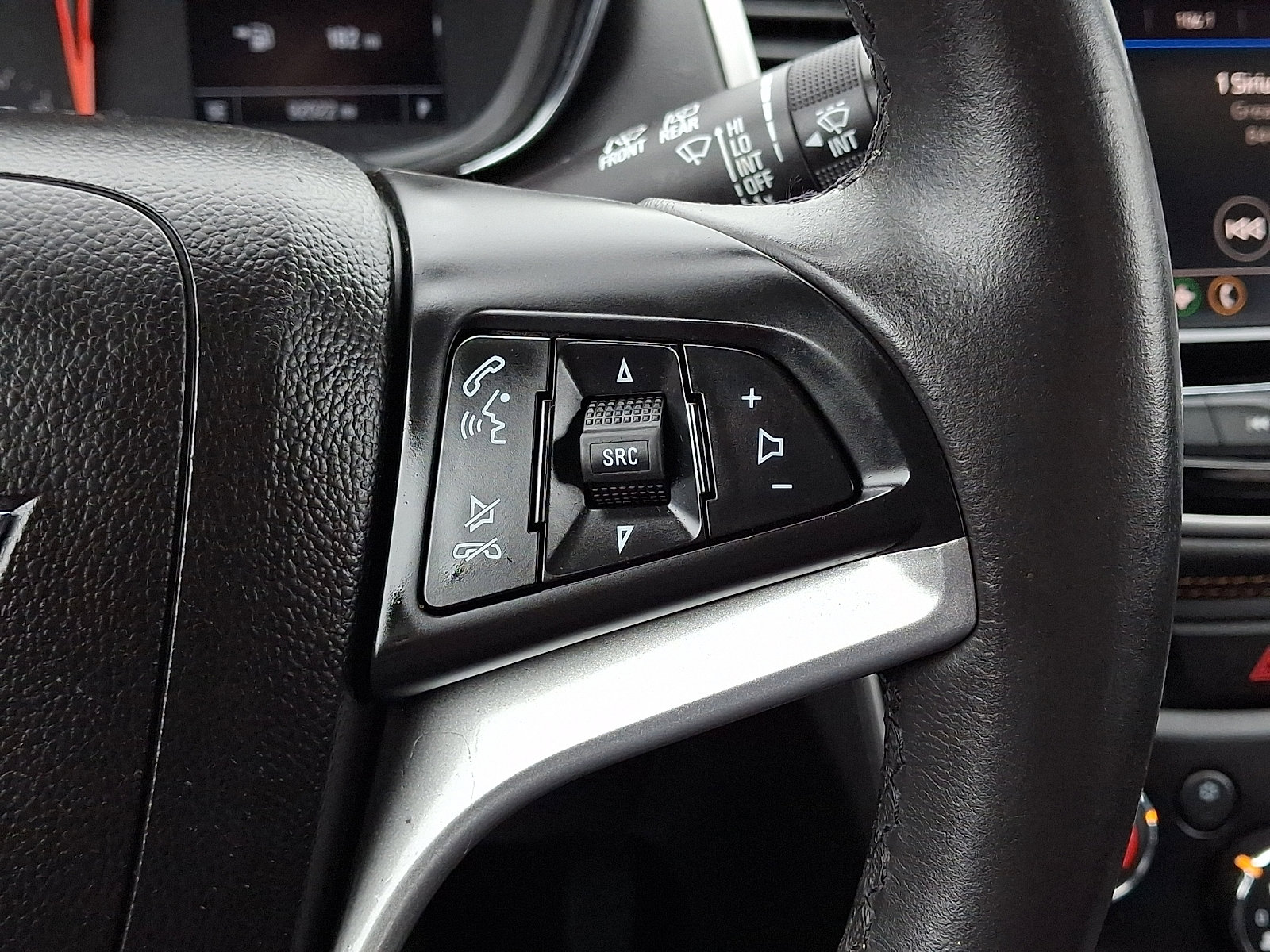 Used 2021 Chevrolet Trax LT w/ Redline Edition image 21