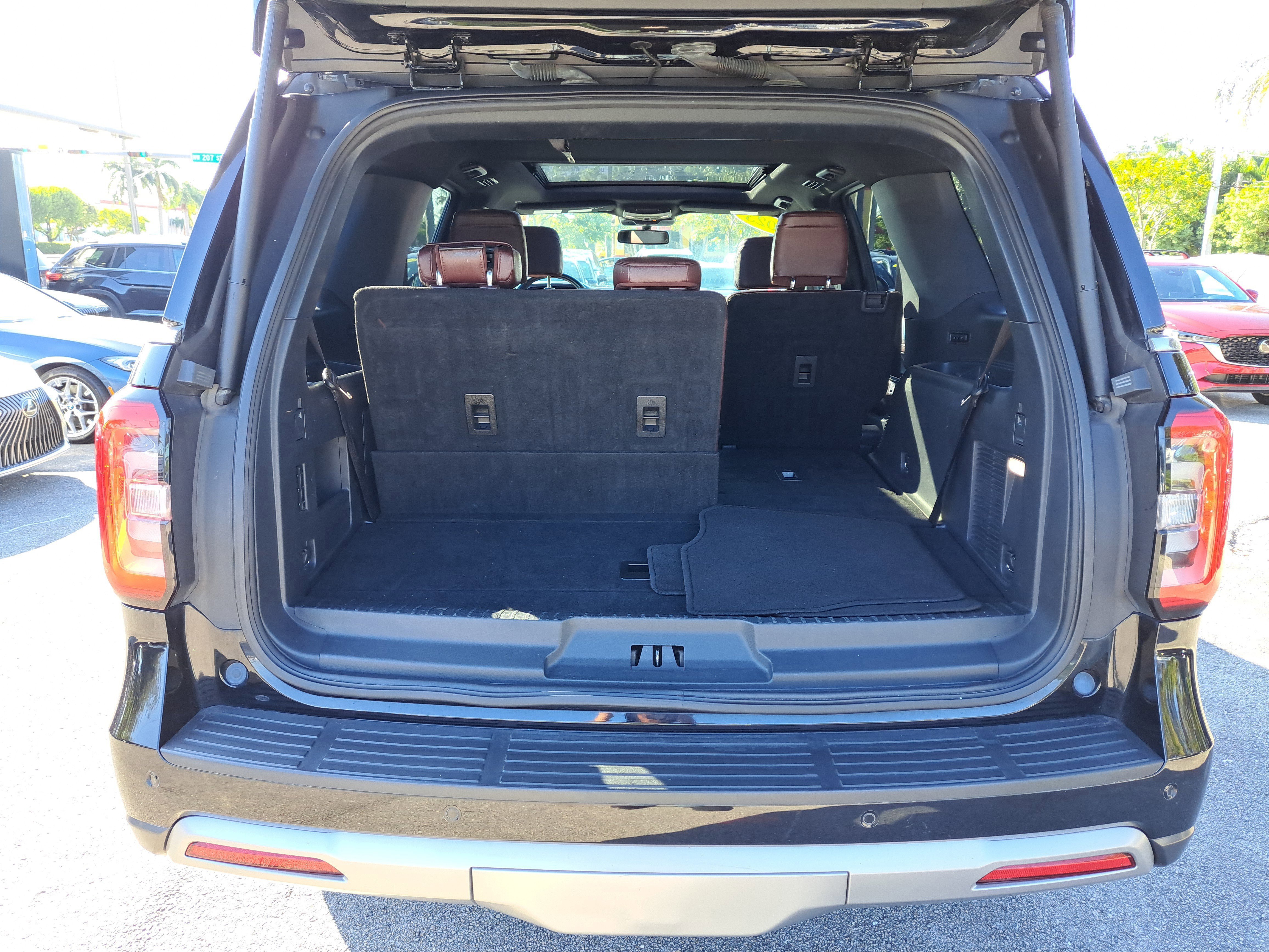 Used 2023 Ford Expedition Limited image 5