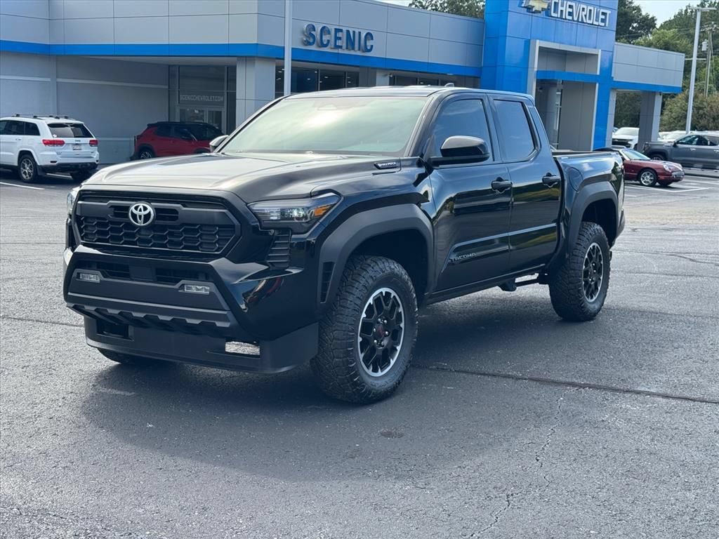Used 2025 Toyota Tacoma TRD Off-Road AWD/4WD image 7