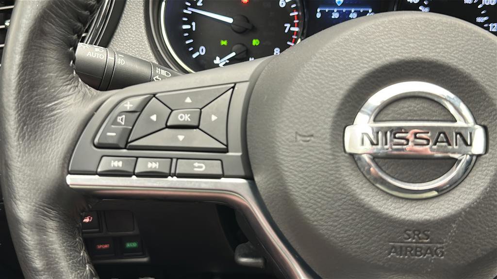 Used 2017 Nissan Rogue SL AWD/4WD image 17