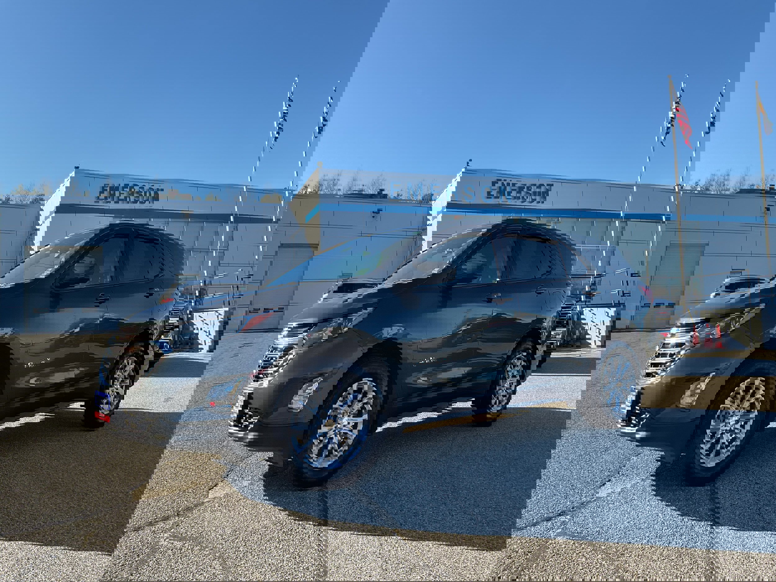 Used 2019 Chevrolet Equinox LS w/ LS Convenience Package image 3