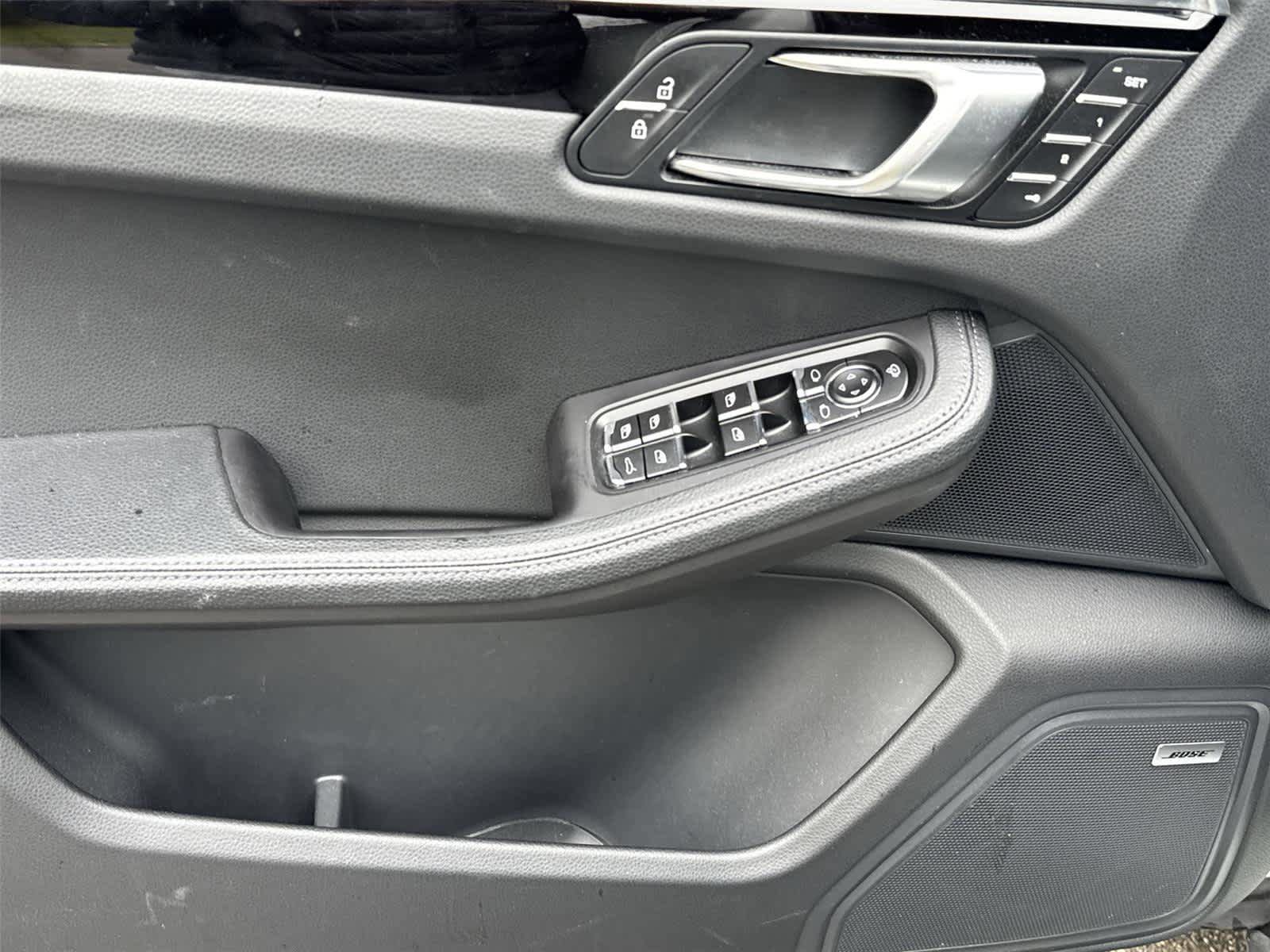 Used 2024 Porsche Macan AWD/4WD image 19
