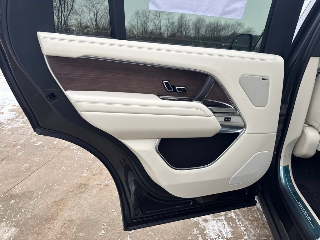 New 2026 Land Rover Range Rover Long Wheelbase SE AWD/4WD image 21