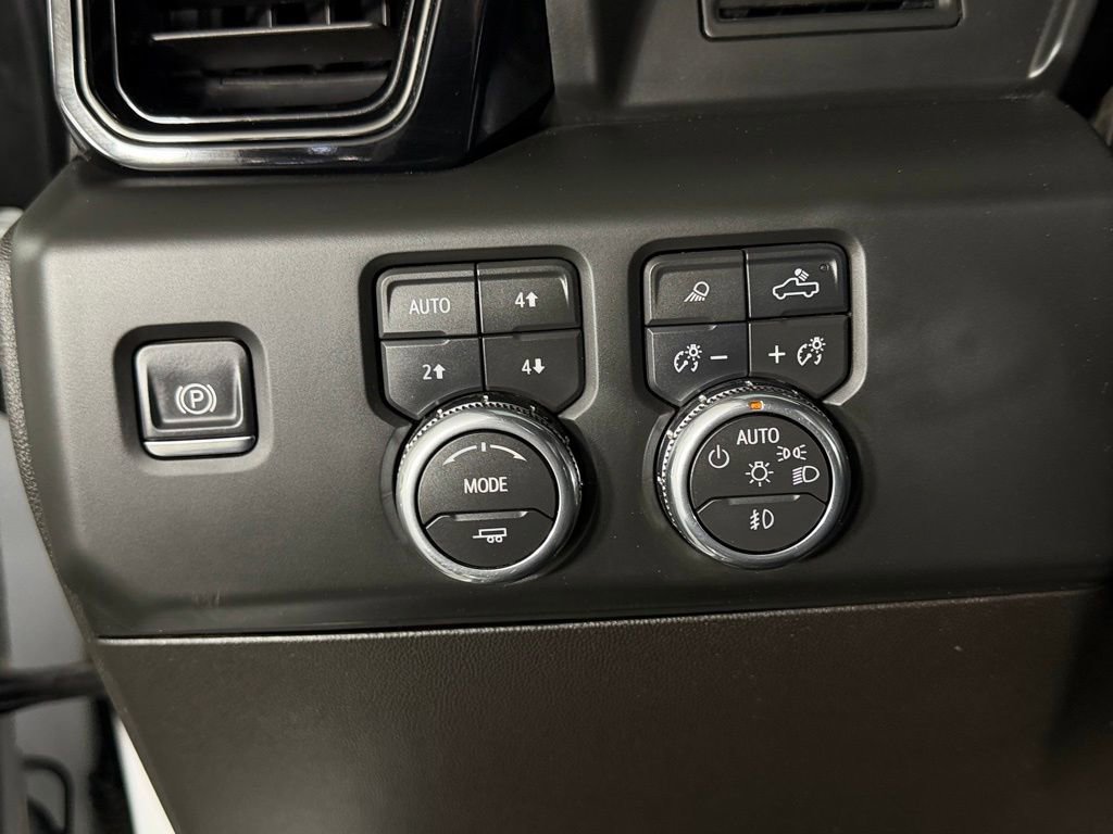 Used 2025 GMC Sierra 2500 AT4 AWD/4WD image 26