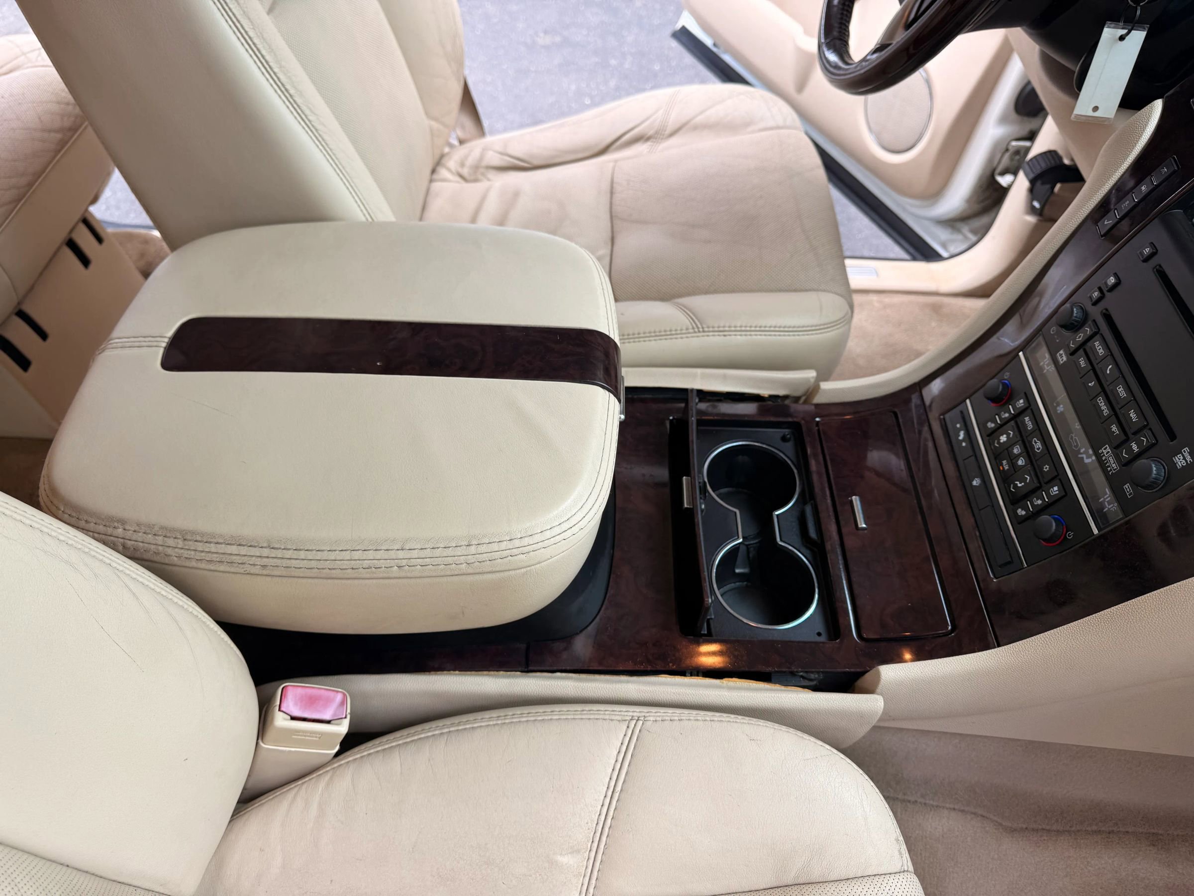 Used 2008 Cadillac Escalade AWD image 21