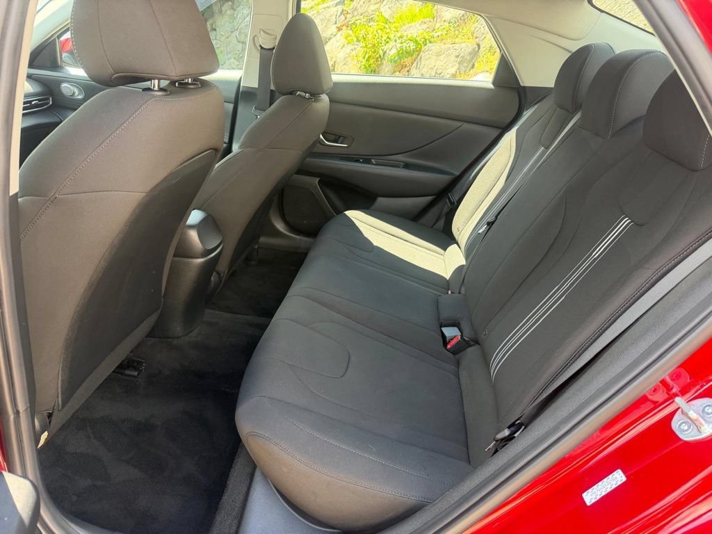 Certified 2023 Hyundai Elantra SEL w/ Preferred Accessory Package FWD image 19
